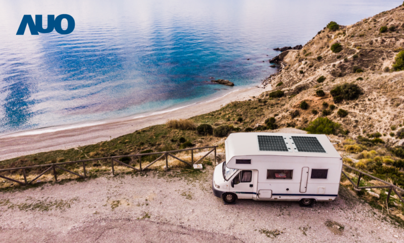 「可撓輕量化太陽光電板SunCurva」使用輕量特殊耐候型複合板取代傳統太陽能板的玻璃前板，不僅降低70%重量，每米平方僅3Kg；具有抗衝擊性能及通過電磁相容性測試，可應用於交通運輸工具，如露營車、遊艇等